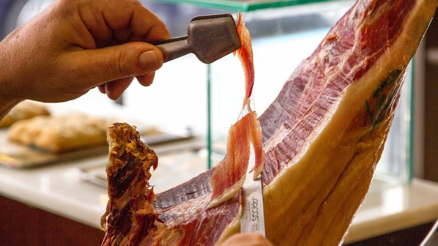 Outils professionnels pour la découpe et la conservation du jambon ibérique : couteaux, support et torque