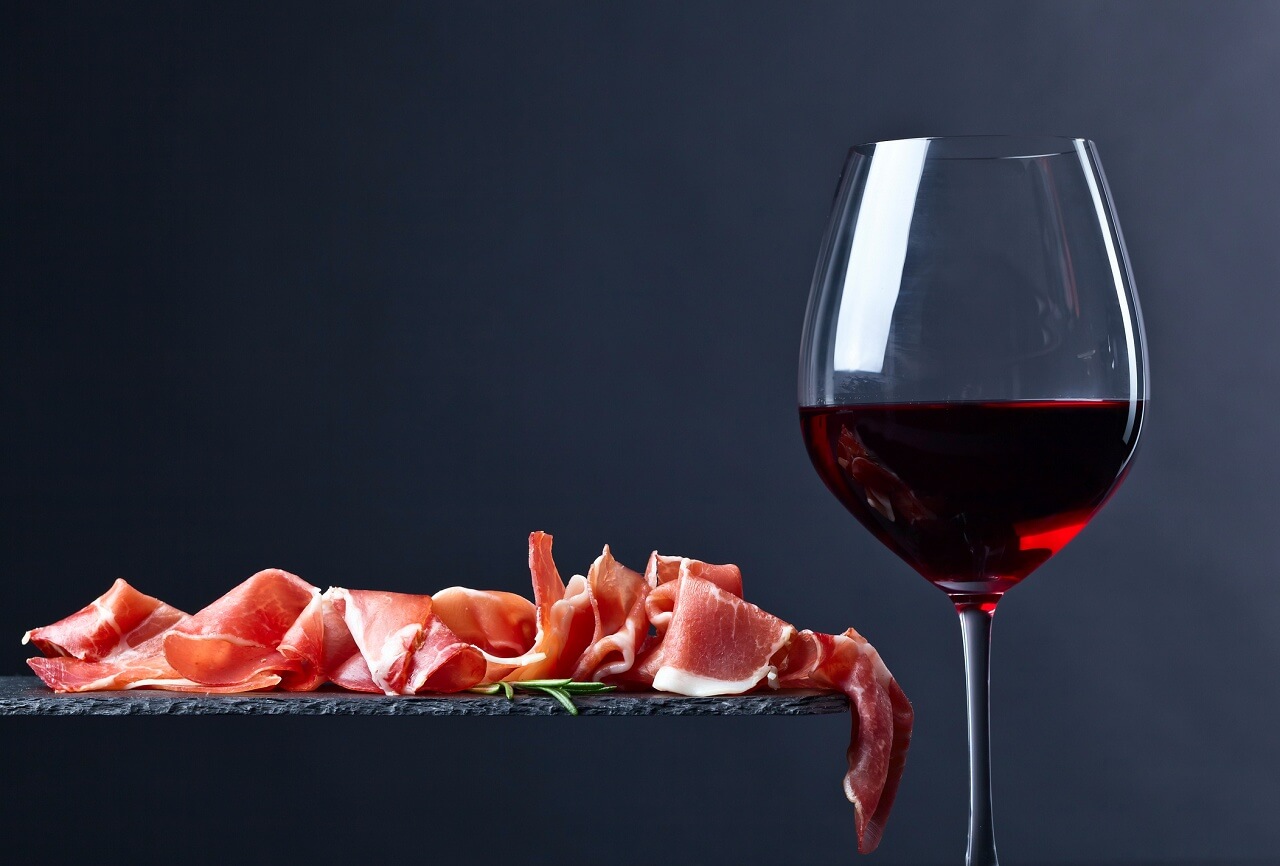 Accord vin espagnol amontillado avec jambon ibérique pour dégustation soirée festive