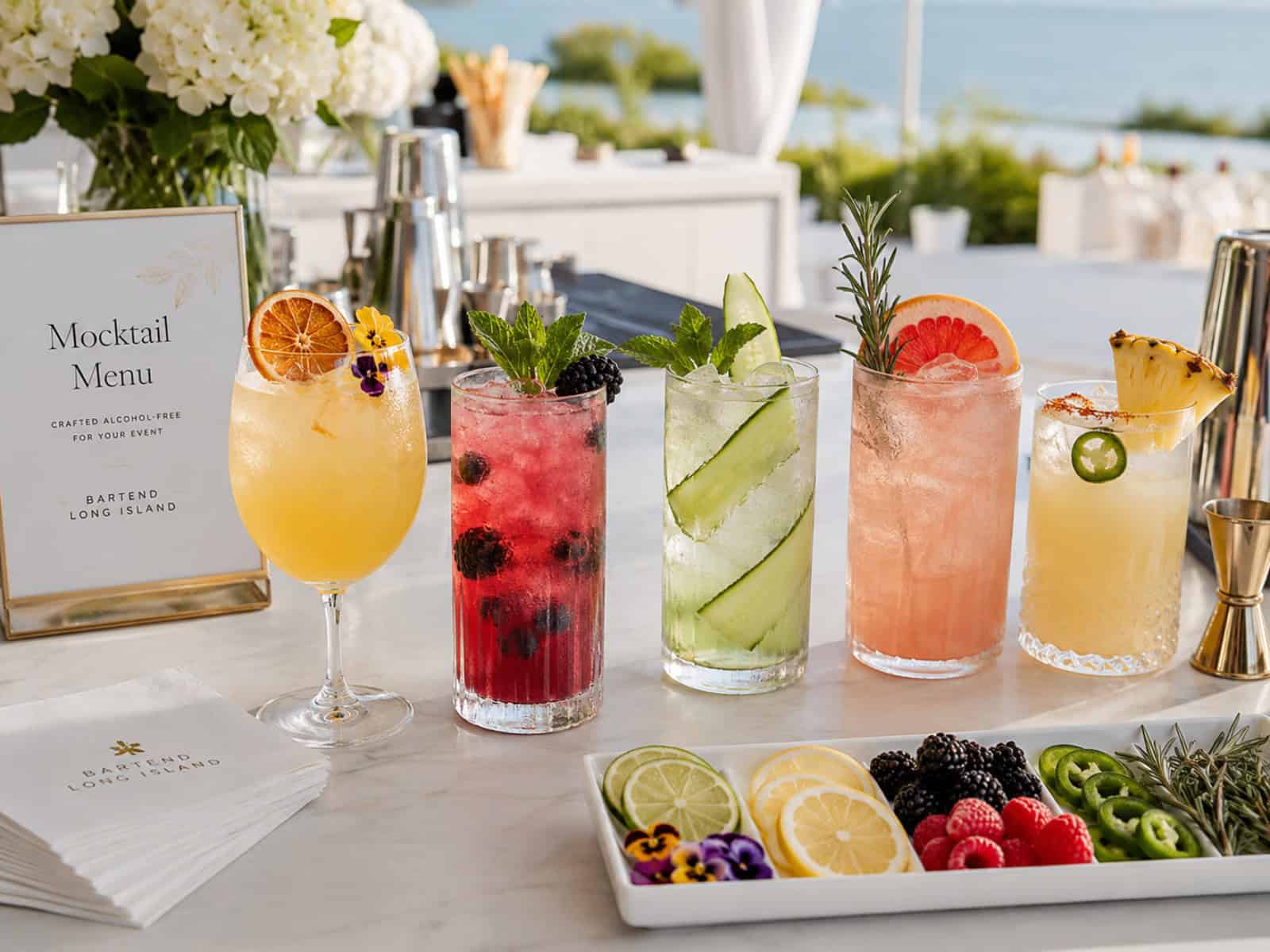 Bar à mocktails élégant lors d'une réception corporate sans alcool